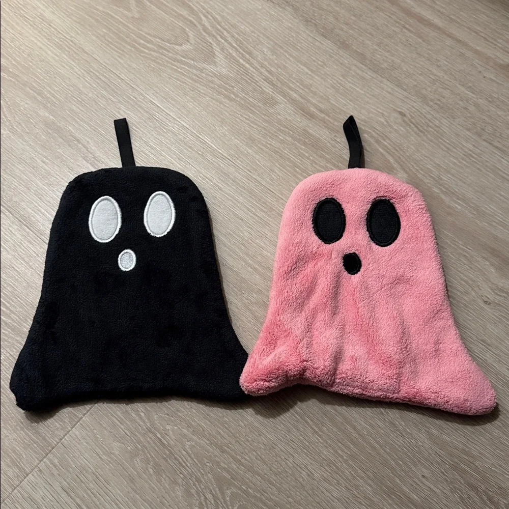 Plush Hand Towel Set NEW 🏷️
